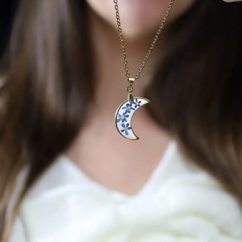 NASZYJNIK LUNA Z NIEZAPOMINAJKĄ