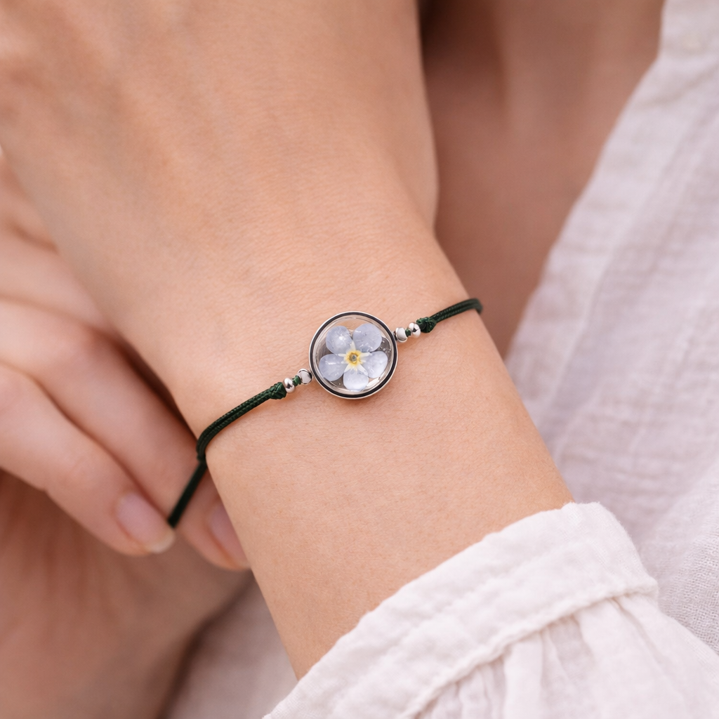 BRANSOLETKA Z NIEZAPOMINAJKĄ NA RZEMYKU OKRĄGŁA BUTELKOWA ZIELEŃ