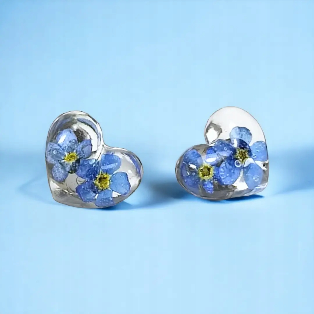 Kolczyki serca sztyfty z niezapominajką prezent dla kobiety