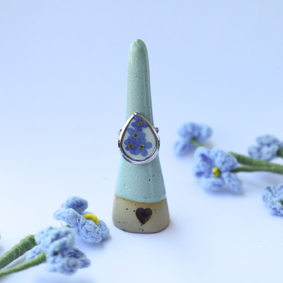 PIERŚCIONEK Z NIEZAPOMINAJKĄ ŁEZKA