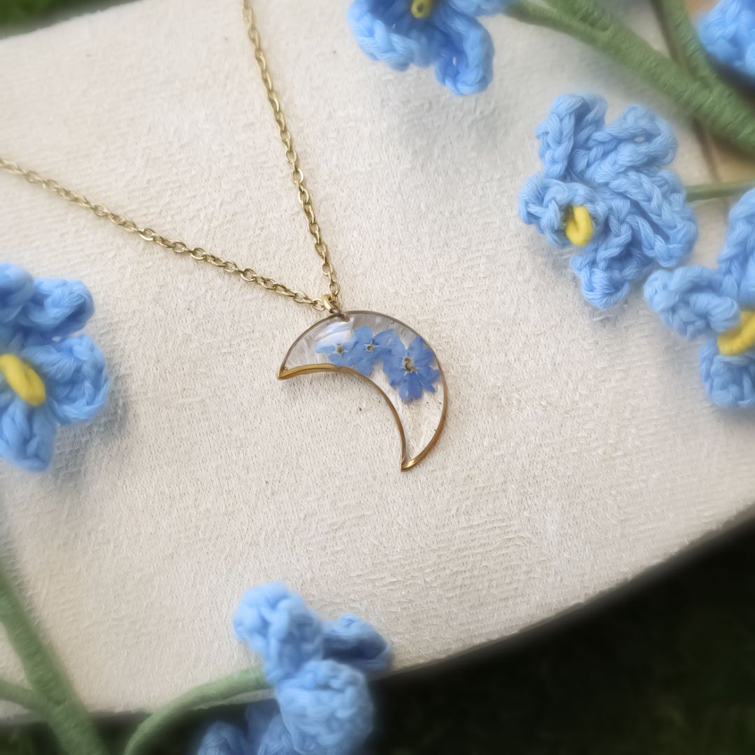 NASZYJNIK Z NIEZAPOMINAJKĄ LUNA