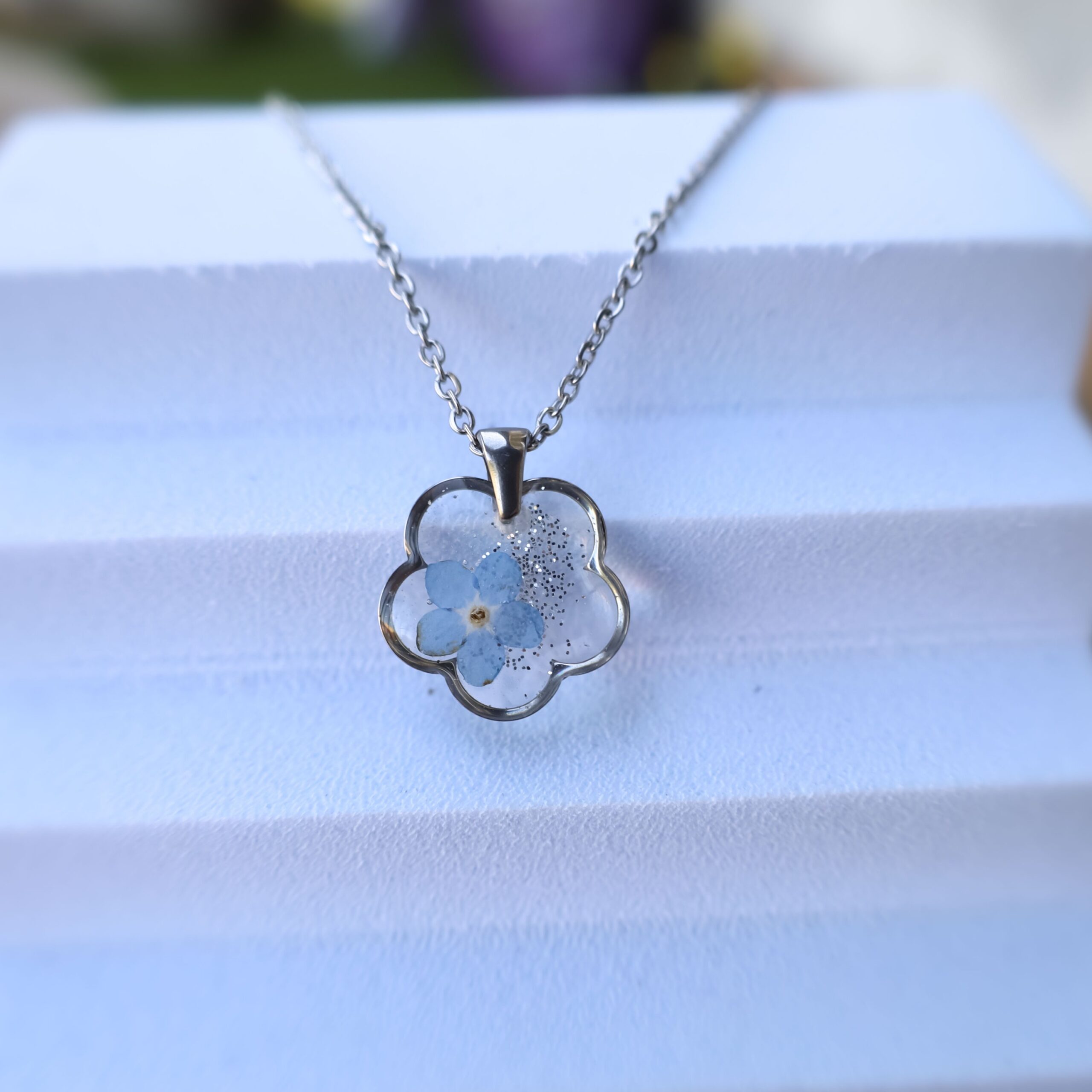 NASZYJNIK KWIATUSZEK Z NIEZAPOMINAJKĄ