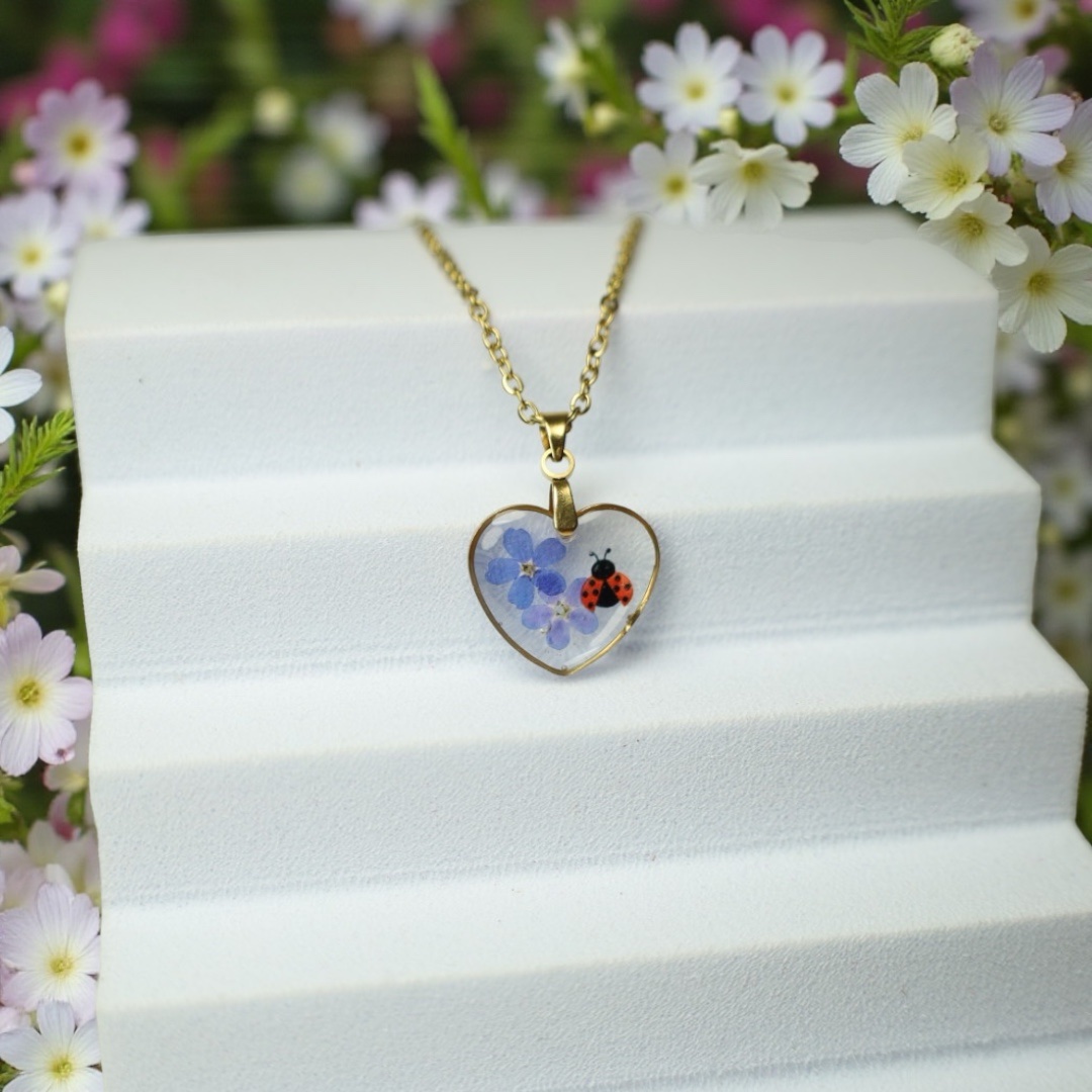 NASZYJNIK BIEDRONKOWE LOVE