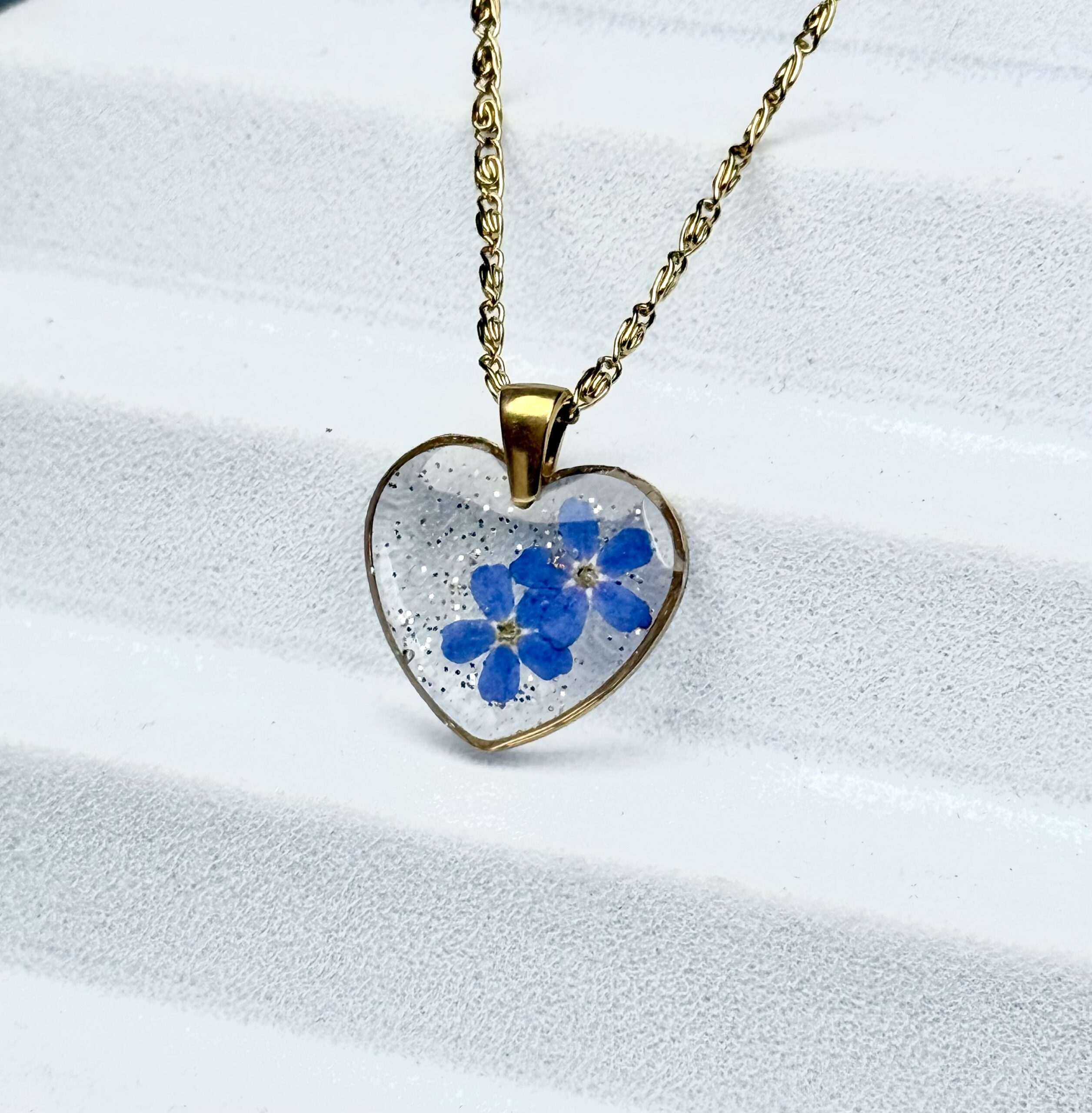 NASZYJNIK NIEZAPOMINAJKA SERCE  BŁYSZCZĄCE